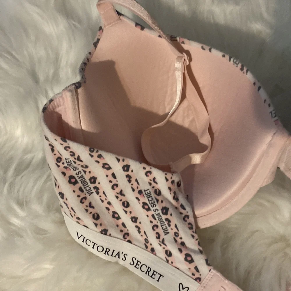 Victoria’s Secret T-shirt Bra 38D - Picture 4 of 8